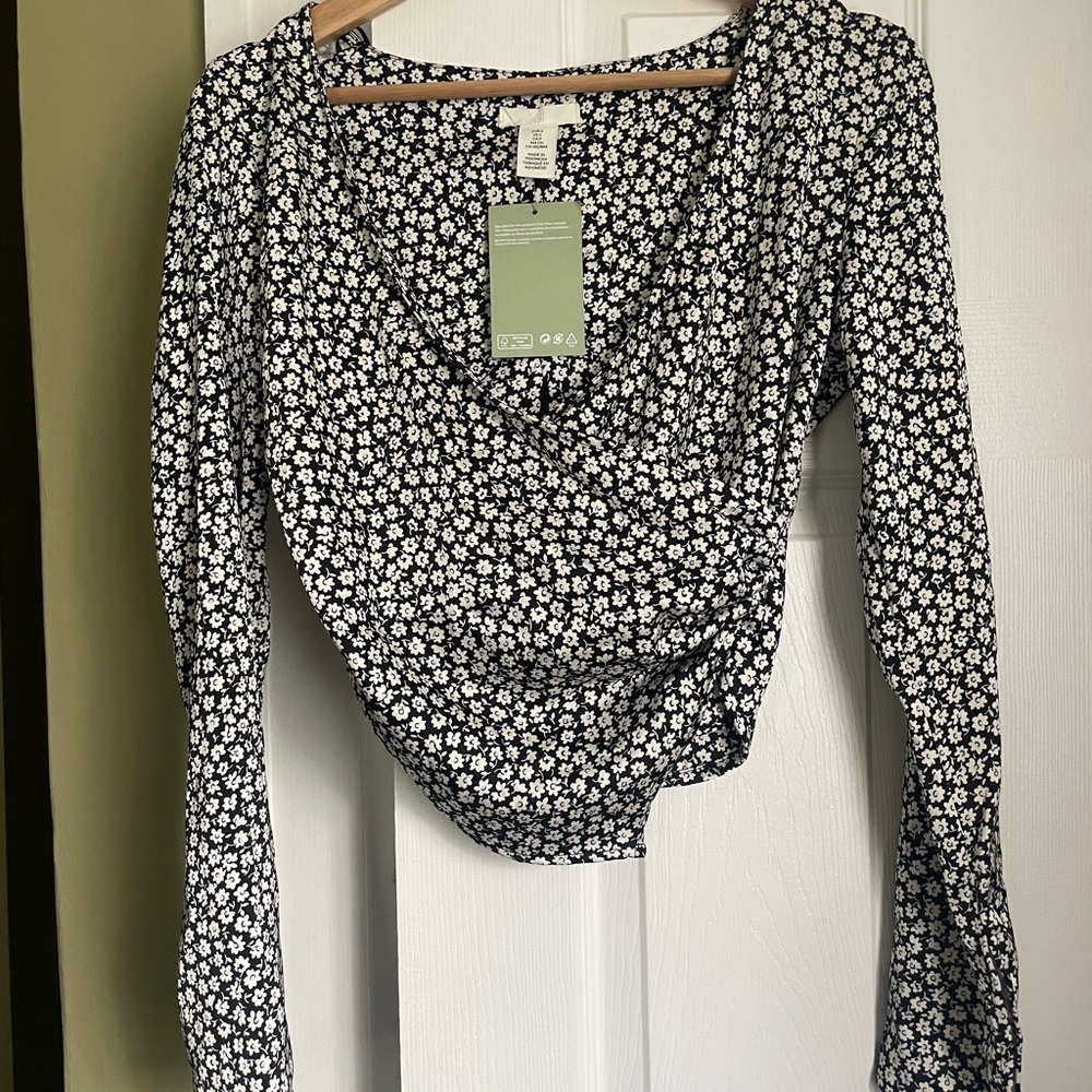 H&M Black and White Floral Wrap-Style Long Sleeve Top